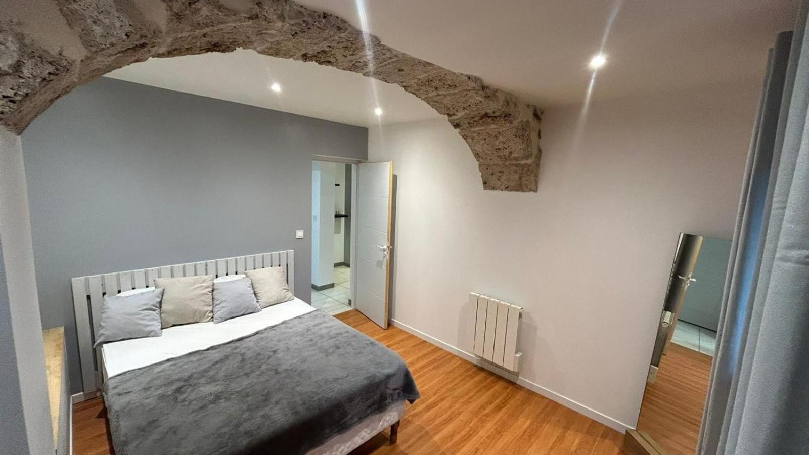 Appartement Paisible Entre Terre Et Mer Cabrieres  Ngoại thất bức ảnh
