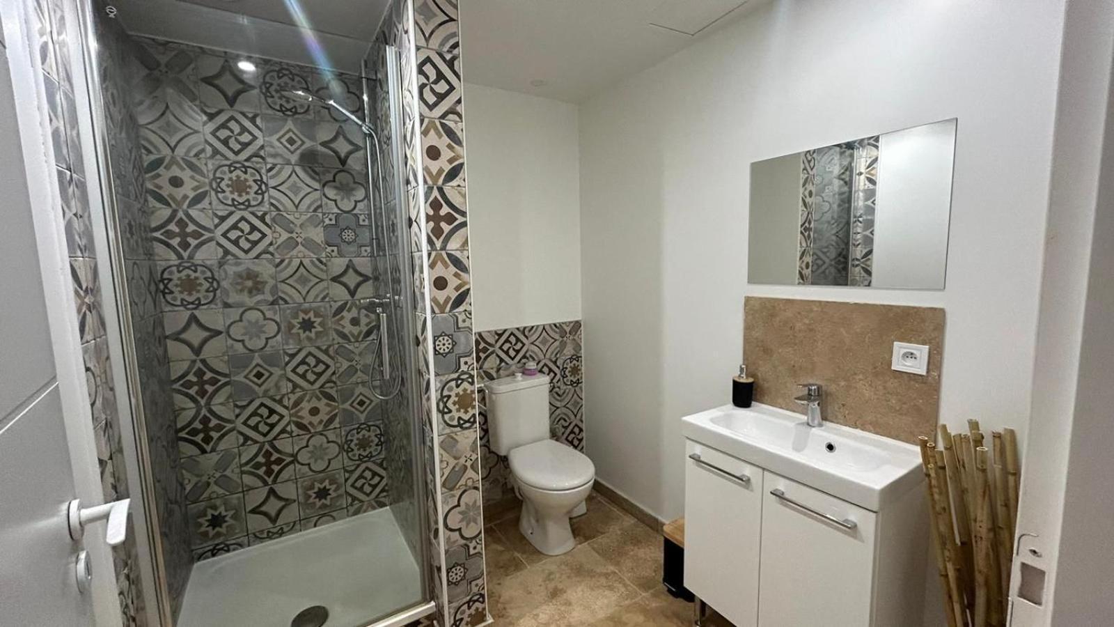 Appartement Paisible Entre Terre Et Mer Cabrieres  Ngoại thất bức ảnh