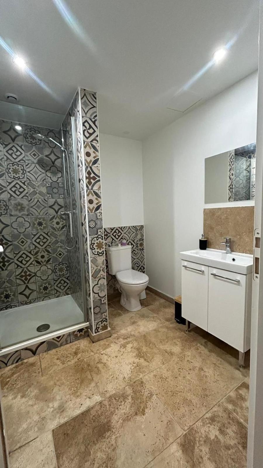Appartement Paisible Entre Terre Et Mer Cabrieres  Ngoại thất bức ảnh