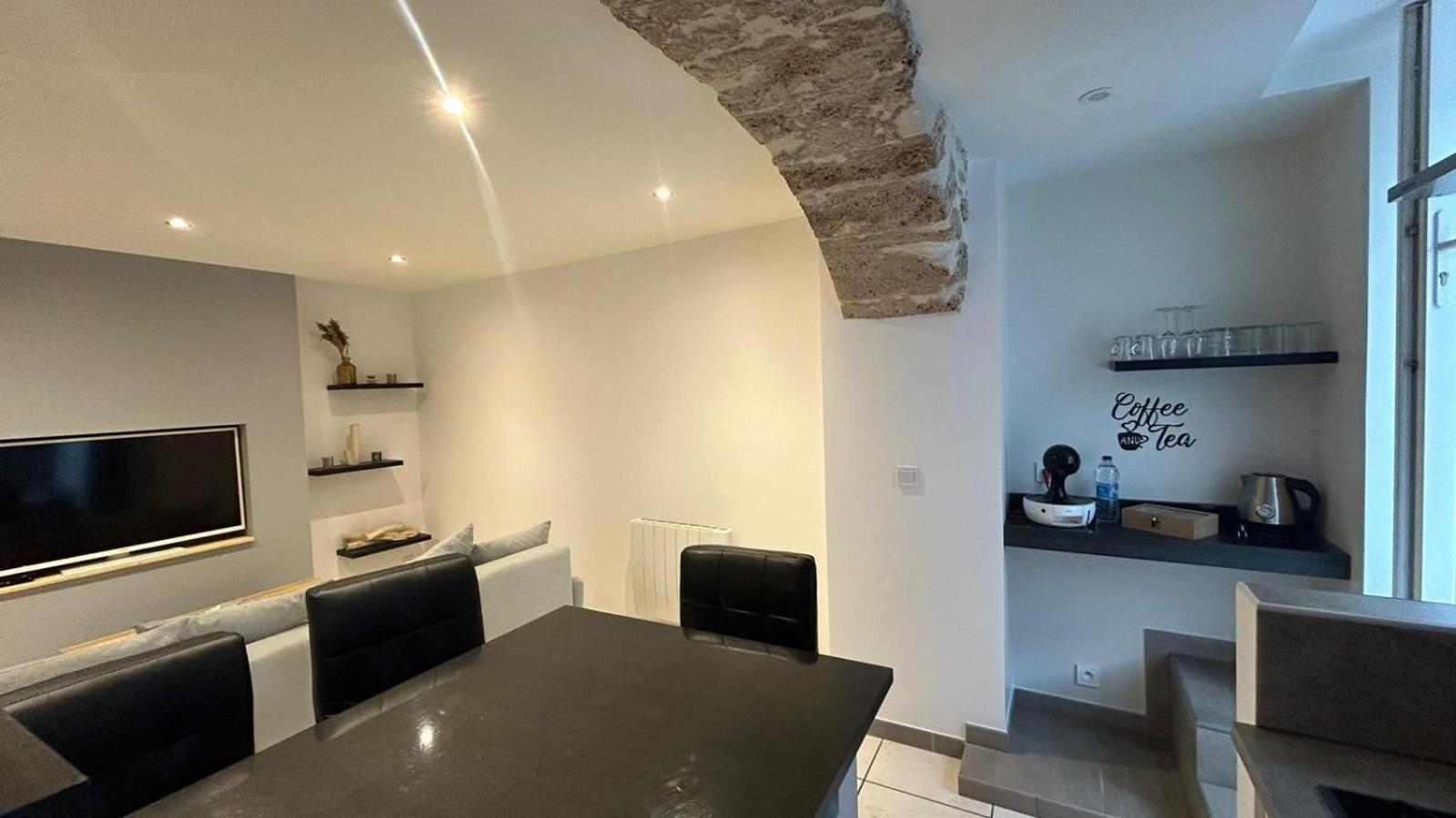 Appartement Paisible Entre Terre Et Mer Cabrieres  Ngoại thất bức ảnh